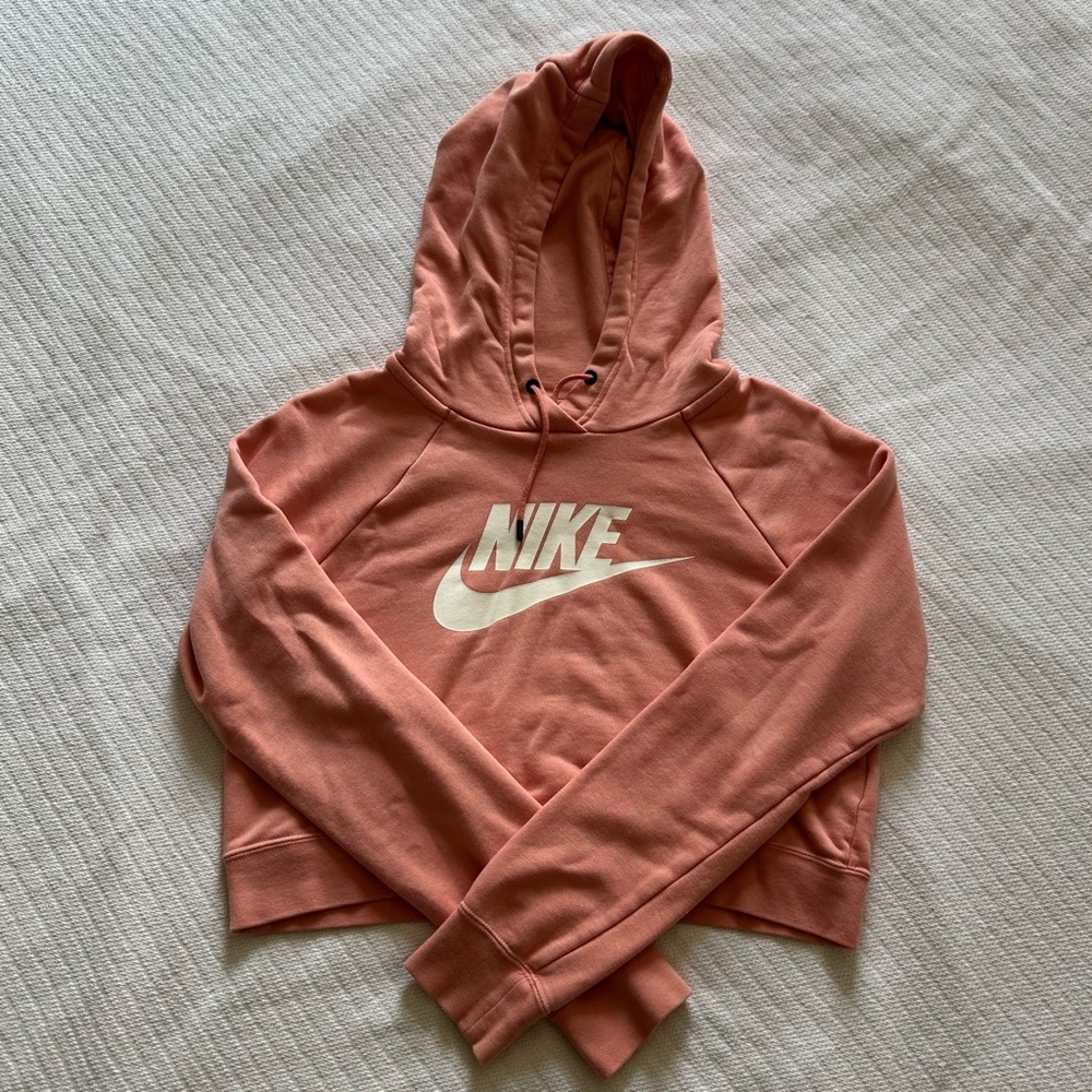 Cropped Nike Hoodie